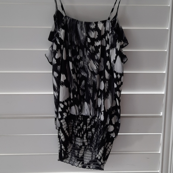 Black & white ruffle top from Papaya - Picture 5 of 5